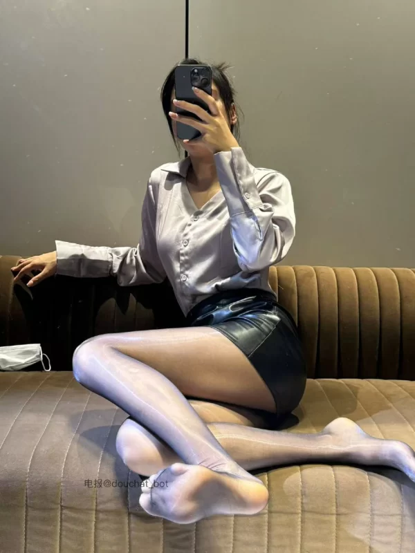 铁粉空间独家:江蓝定制写真全解析——从光影到情绪的完美捕捉-橘喵